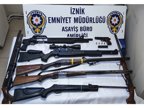 İznik İlçe Emniyet Müdürlüğümüzce düzenlenen operasyonda 2 şahıs hakkında adli işlem başlatıldı